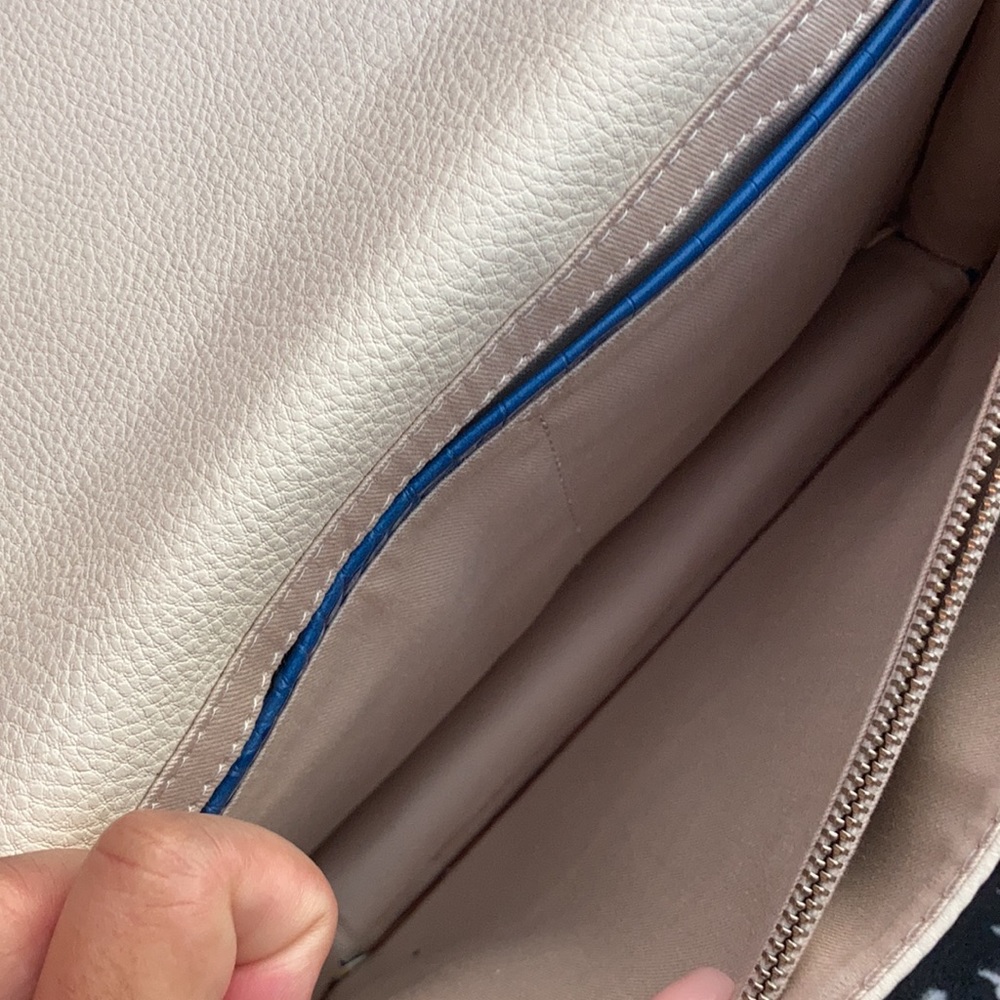 Gifted Sam Edelman Bag - Picture 6 of 7